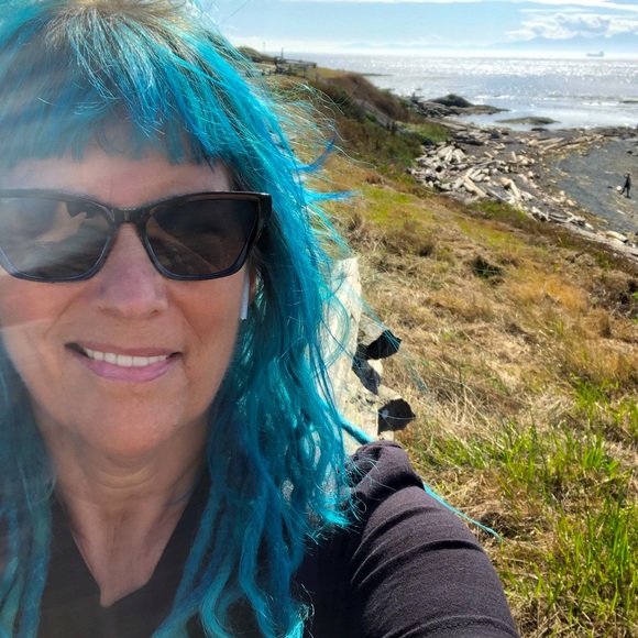 Meet your Posher, Jule - Picture 1 of 1